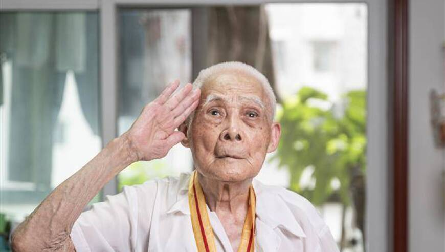 新澳门开奖记录查询2025年,浙江现神秘大型动物掌印,最佳精选解释落实_精英版V13.92